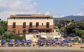 Hotel Villa Tramonto Direttamente Sul Mare